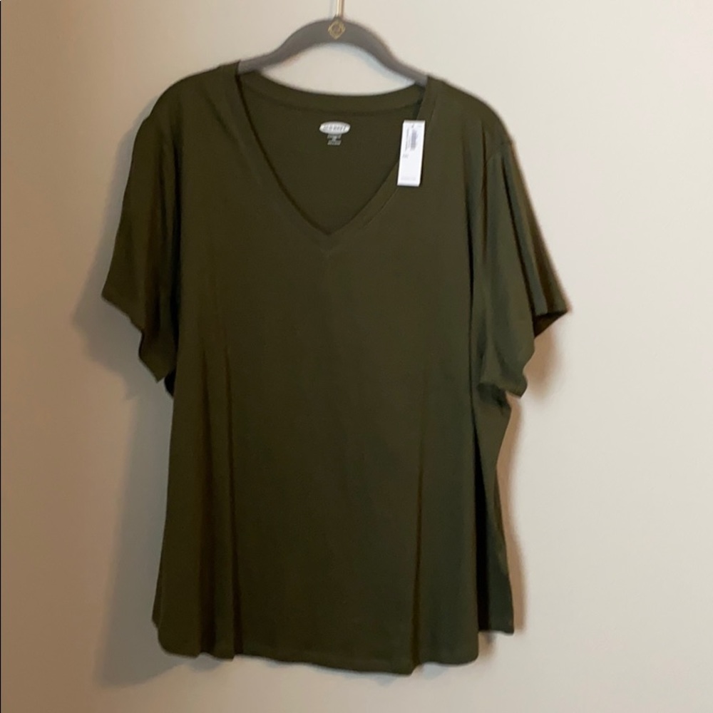 Old Navy V-Neck T-Shirt Size XXL